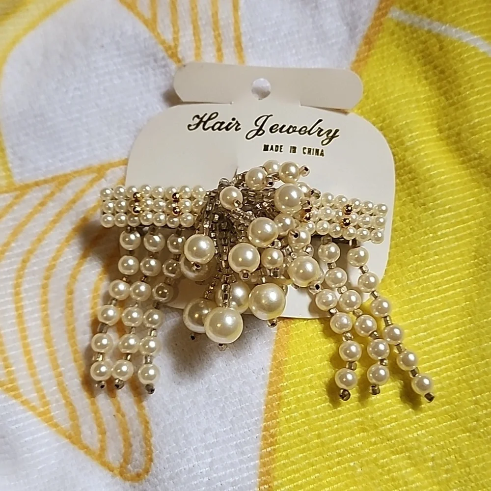 NWT Faux Pearl Hair Jewelry Clip for Girls